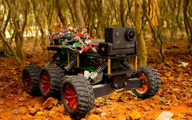 Amazing 6WD Off‑Road Robot with Arduino RC Control